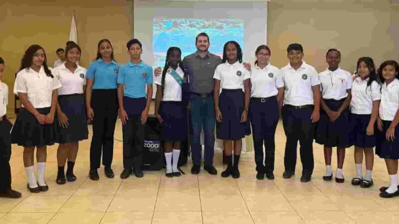 Niños asumen cargos en la Corporación Municipal Infantil 2025 en La Ceiba