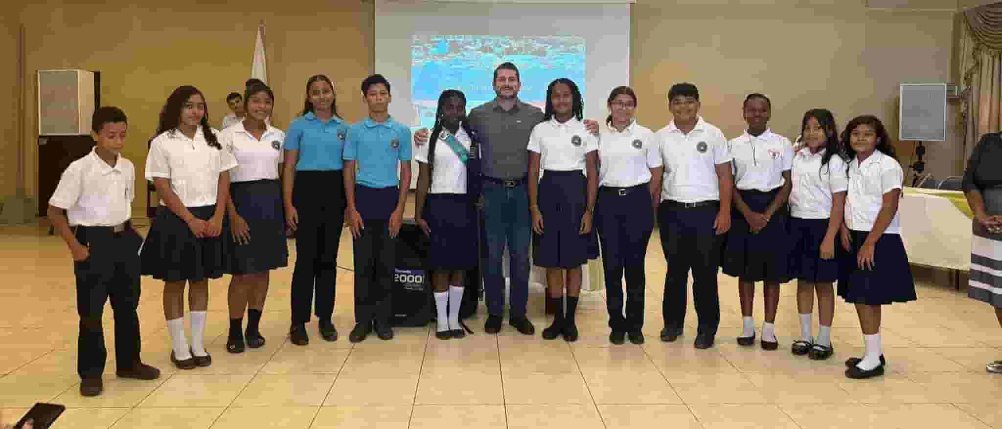 Niños asumen cargos en la Corporación Municipal Infantil 2025 en La Ceiba