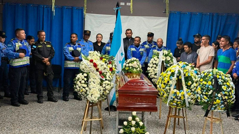 Sentido adiós a héroe policial que ofrendó su vida en rescate de niños