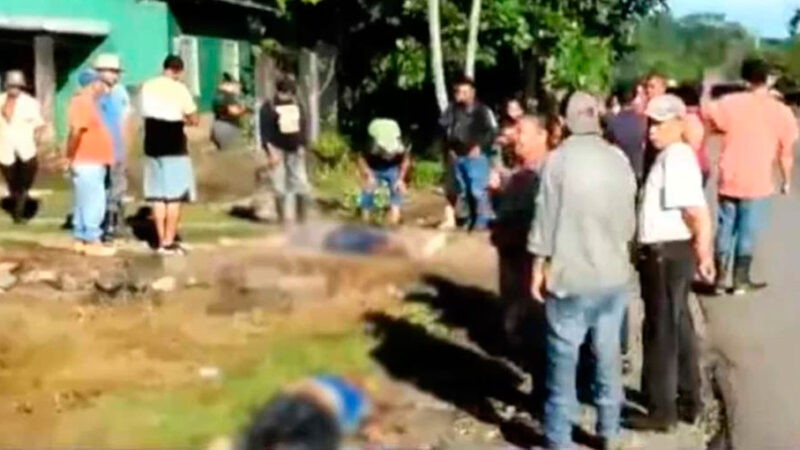 De varios disparos matan a deportado y a un amigo