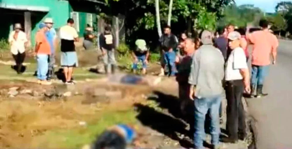 De varios disparos matan a deportado y a un amigo